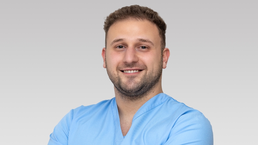 д-р Р. Хафузов