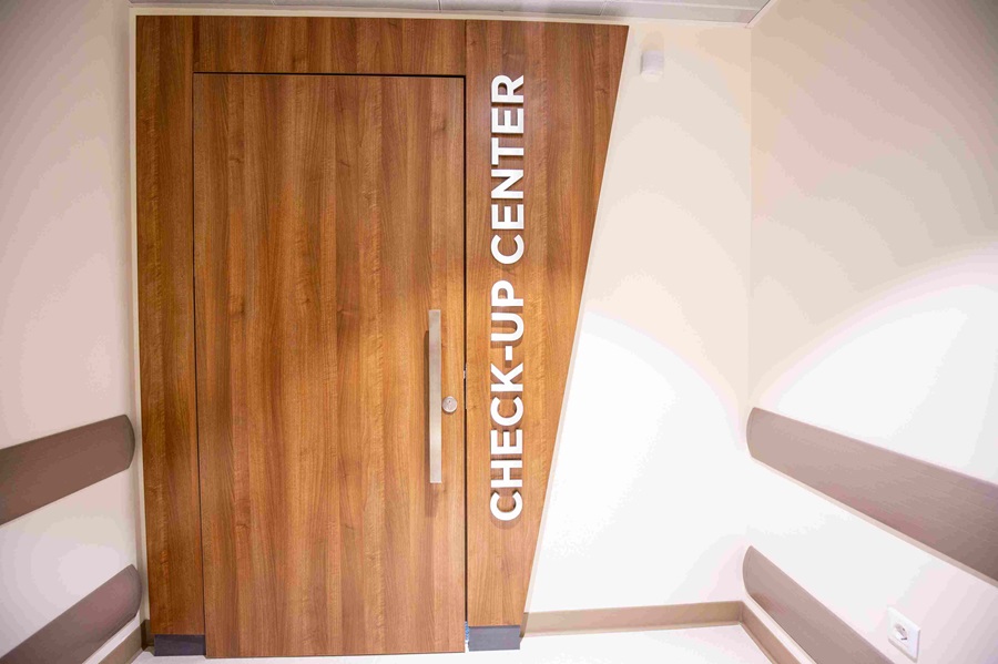 gallery  man up to 39 - 2